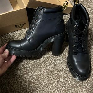 Dr Martens AVERIL WOMEN'S LEATHER HEELED ANKLE BOOTS